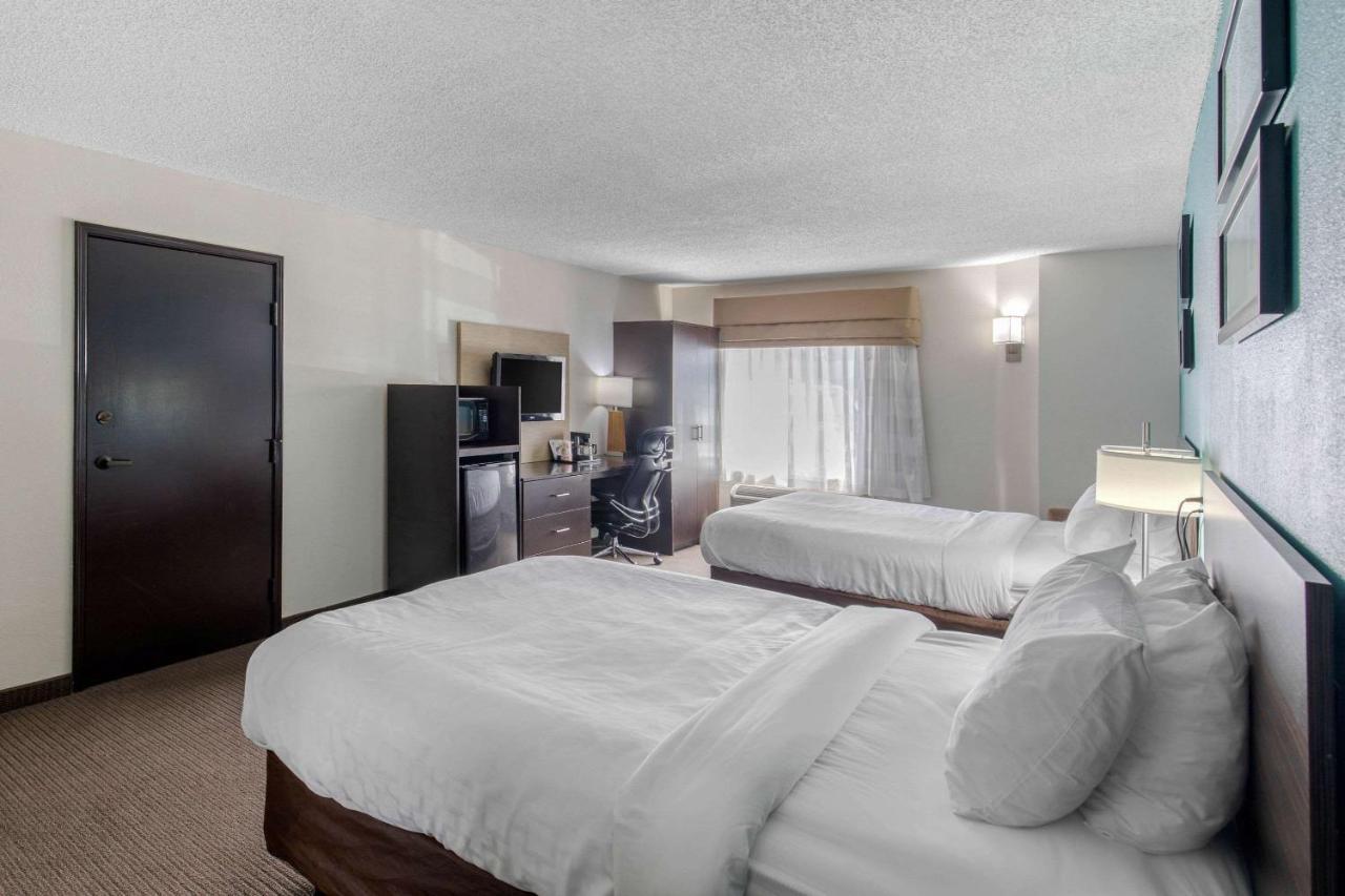 Clarion Inn & Suites Dfw North Irving Esterno foto